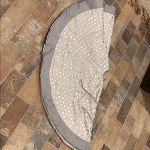 Christmas tree skirt